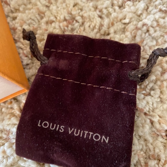 Louis Vuitton alphabet ring - Picture 4 of 14